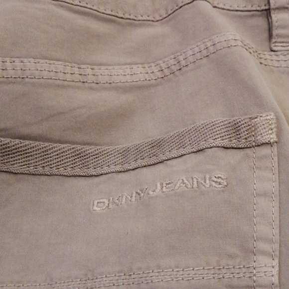 NWOT, DKNY Capri ,size 4 - Picture 7 of 11